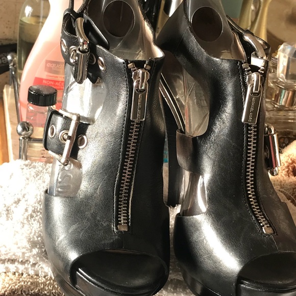 Black silver hard wear Michael Kors heels size 6 - Picture 6 of 8